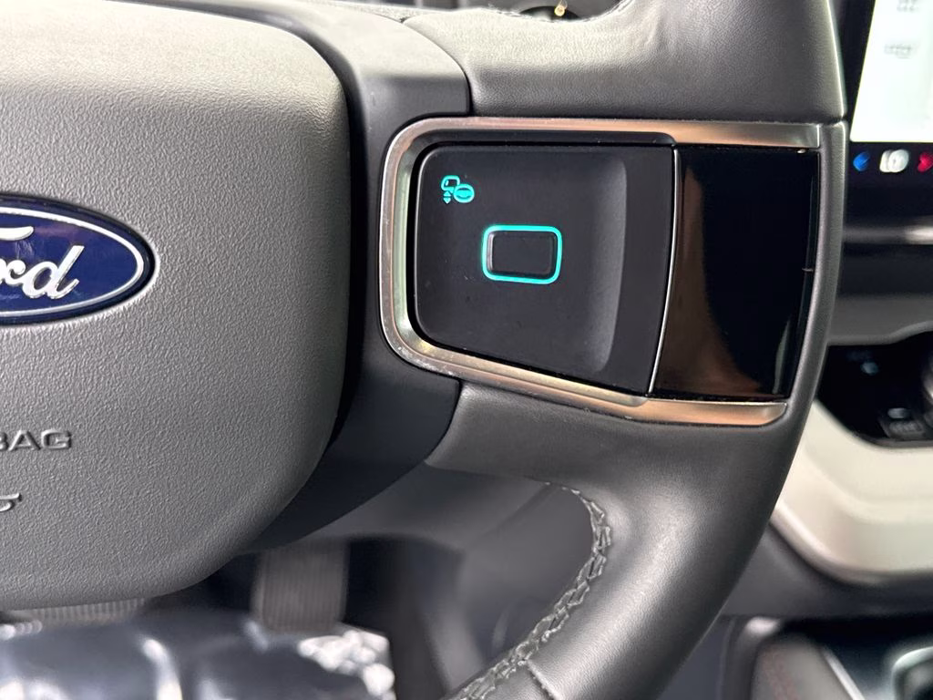 2025 Oxford White Ford Expedition Active RWD SUV