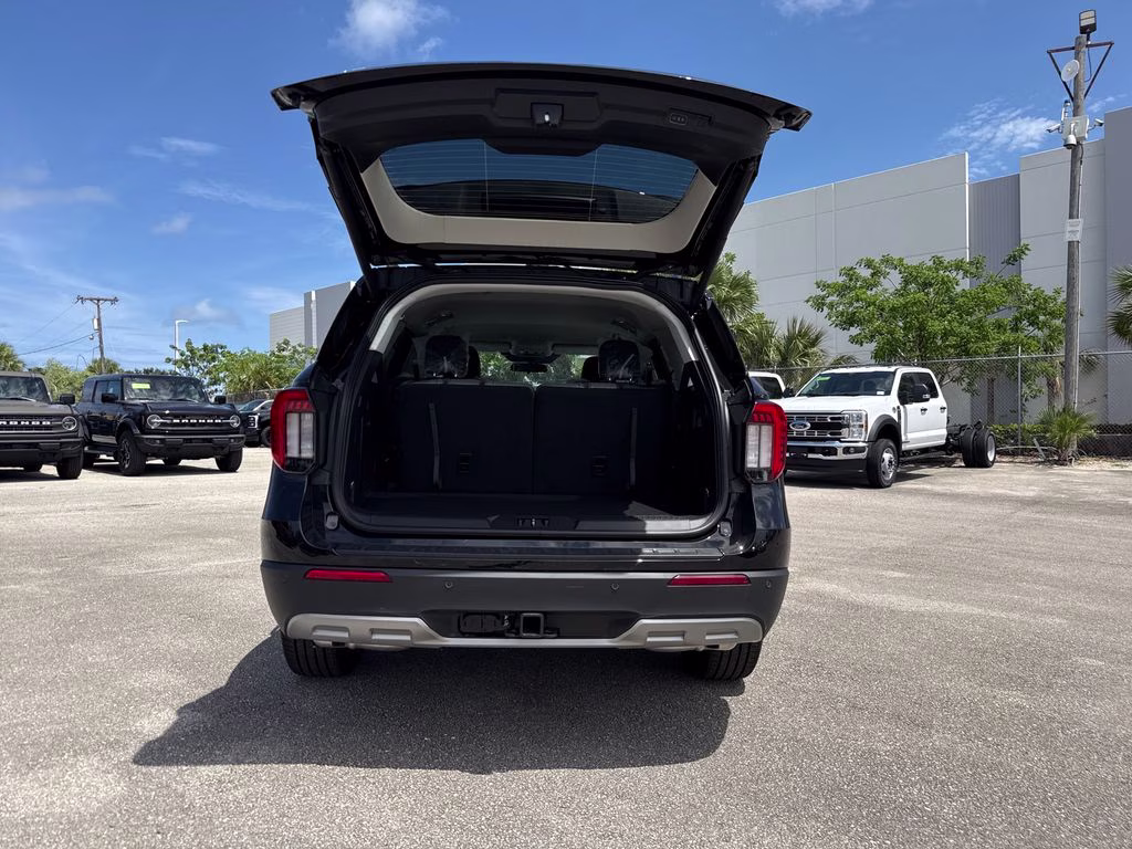 2026 Agate Black Metallic Ford Explorer Active RWD SUV