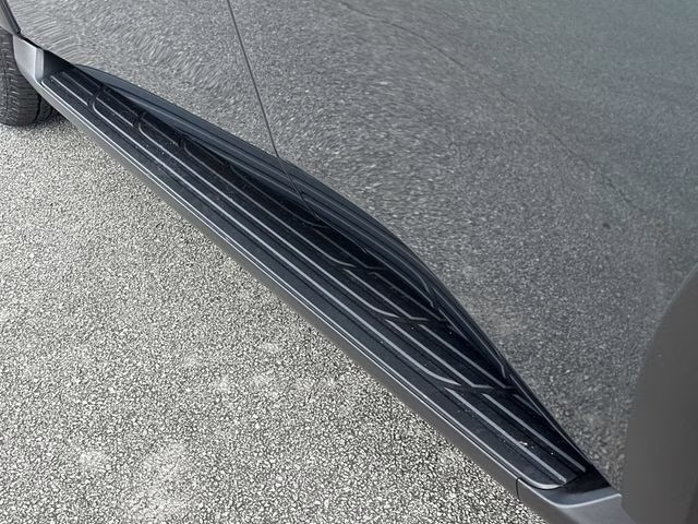 2025 Alpine Metallic/Super Black Nissan Armada PRO-4X 4X4 SUV