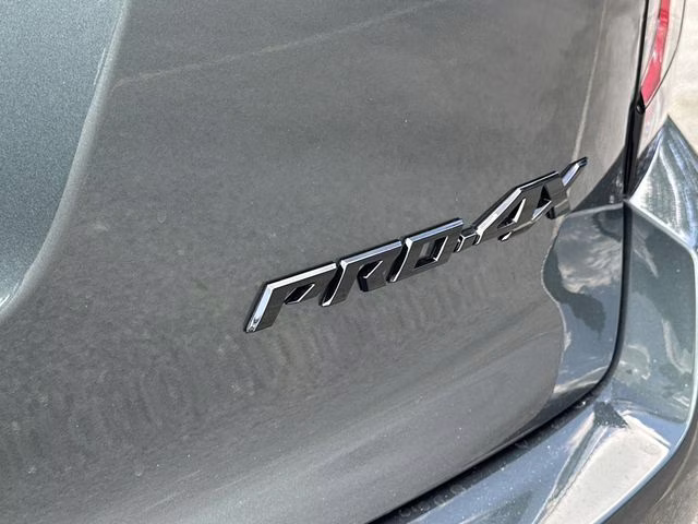 2025 Alpine Metallic/Super Black Nissan Armada PRO-4X 4X4 SUV