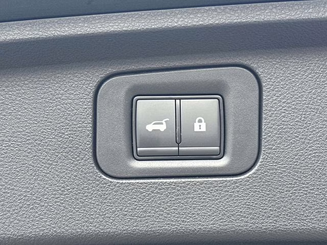 2025 Alpine Metallic/Super Black Nissan Armada PRO-4X 4X4 SUV