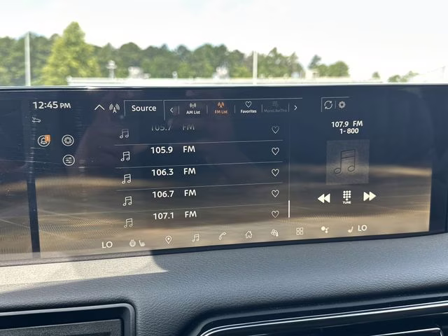 2025 Alpine Metallic/Super Black Nissan Armada PRO-4X 4X4 SUV