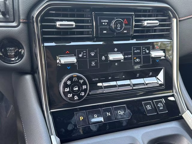 2025 Alpine Metallic/Super Black Nissan Armada PRO-4X 4X4 SUV