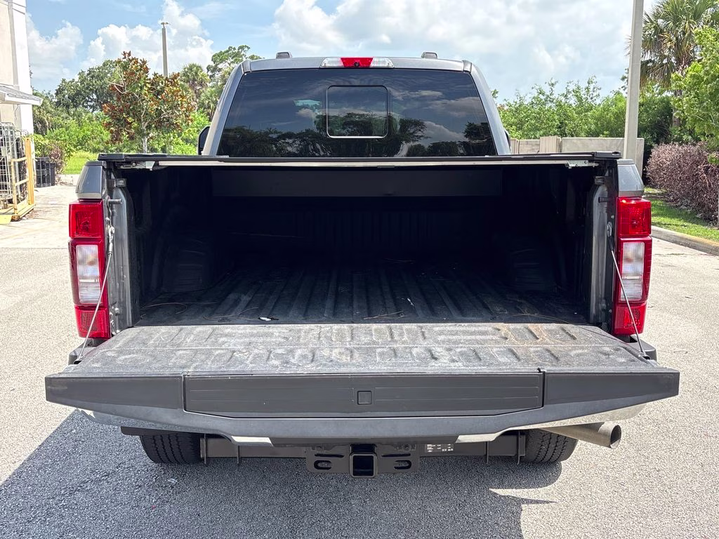 2022 Gray Ford Super Duty F-250 SRW Lariat 4X4 Truck