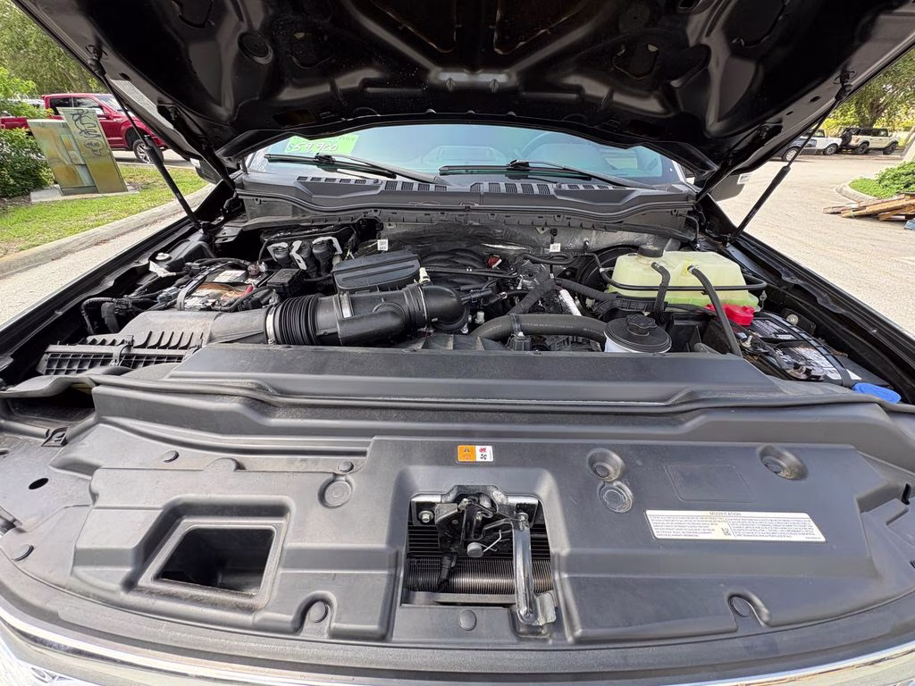 2022 Gray Ford Super Duty F-250 SRW Lariat 4X4 Truck