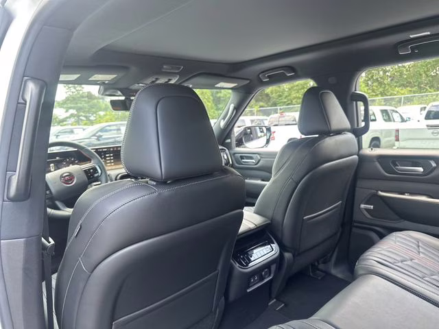 2025 Aspen White Tricoat/Super Black Nissan Armada PRO-4X 4X4 SUV