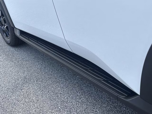 2025 Aspen White Tricoat/Super Black Nissan Armada PRO-4X 4X4 SUV