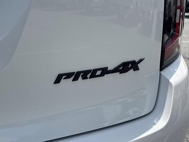 2025 Aspen White Tricoat/Super Black Nissan Armada PRO-4X 4X4 SUV