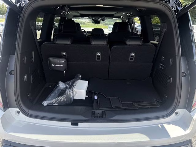 2025 Aspen White Tricoat/Super Black Nissan Armada PRO-4X 4X4 SUV