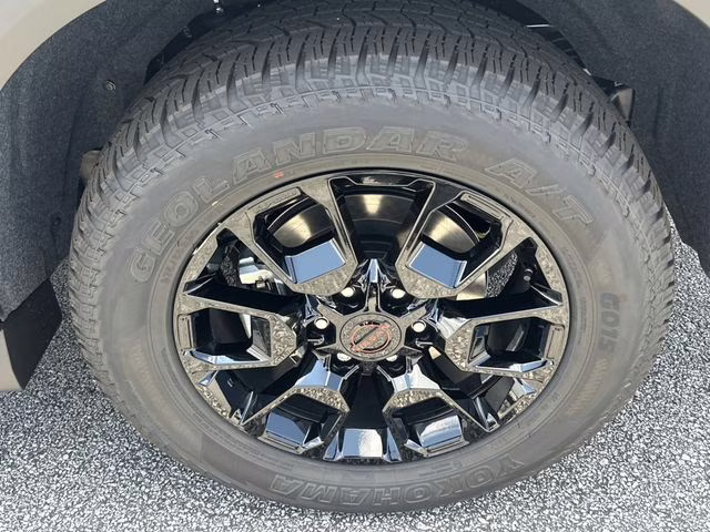 2025 Aspen White Tricoat/Super Black Nissan Armada PRO-4X 4X4 SUV