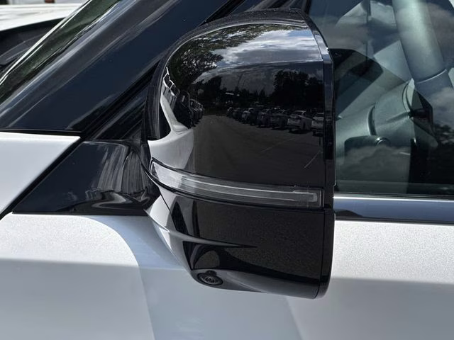 2025 Aspen White Tricoat/Super Black Nissan Armada PRO-4X 4X4 SUV