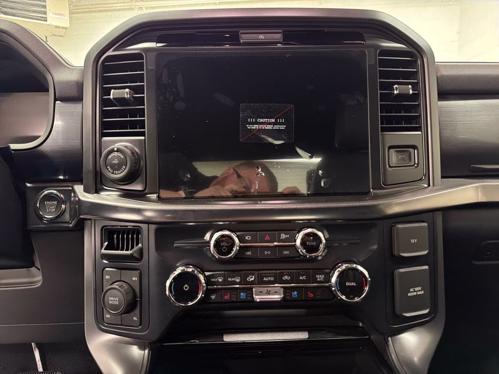 2026 AGATE BLACK Ford F-150 Lariat 4X4 Truck