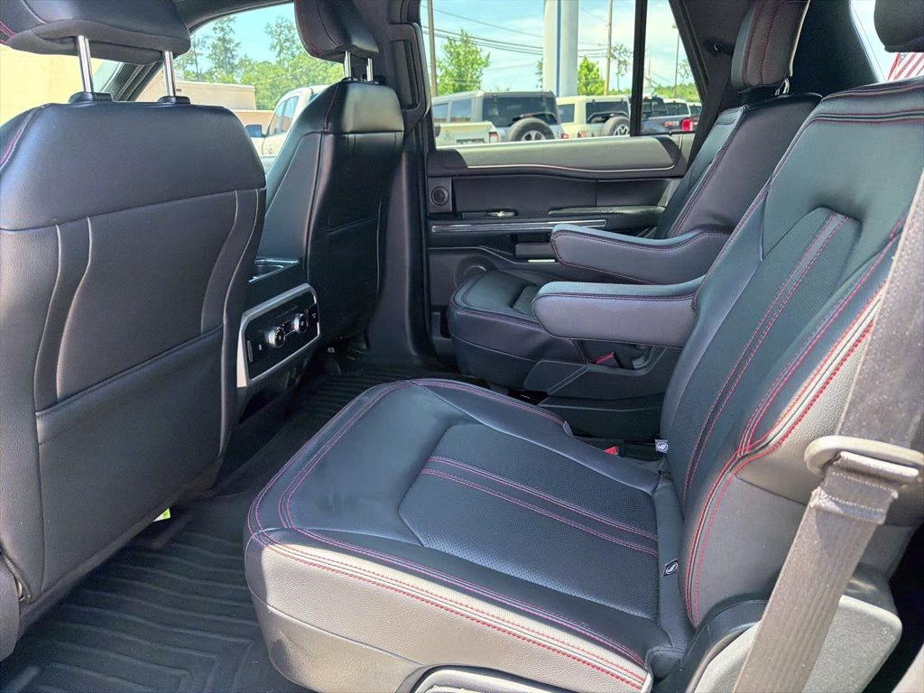 2024 Gray Metallic Ford Expedition Limited 4X4 SUV