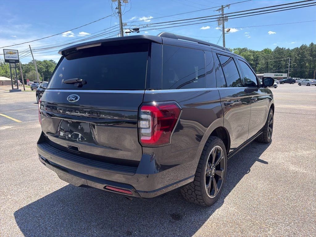 2024 Gray Metallic Ford Expedition Limited 4X4 SUV