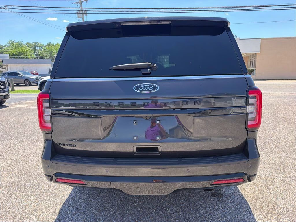 2024 Gray Metallic Ford Expedition Limited 4X4 SUV