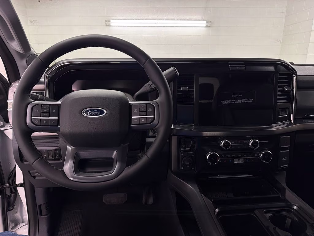 2026 STAR WHITE Ford Super Duty F-250 SRW Lariat 4X4 Truck