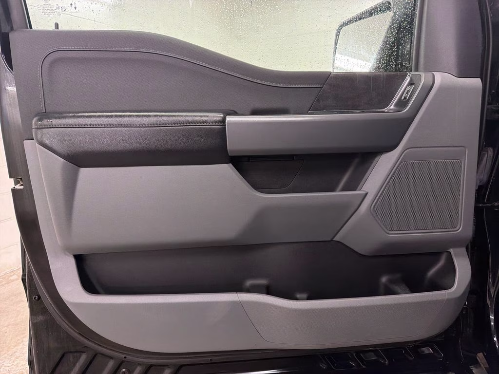 2024 Agate Black Metallic Ford F-150 XLT 4X4 Truck
