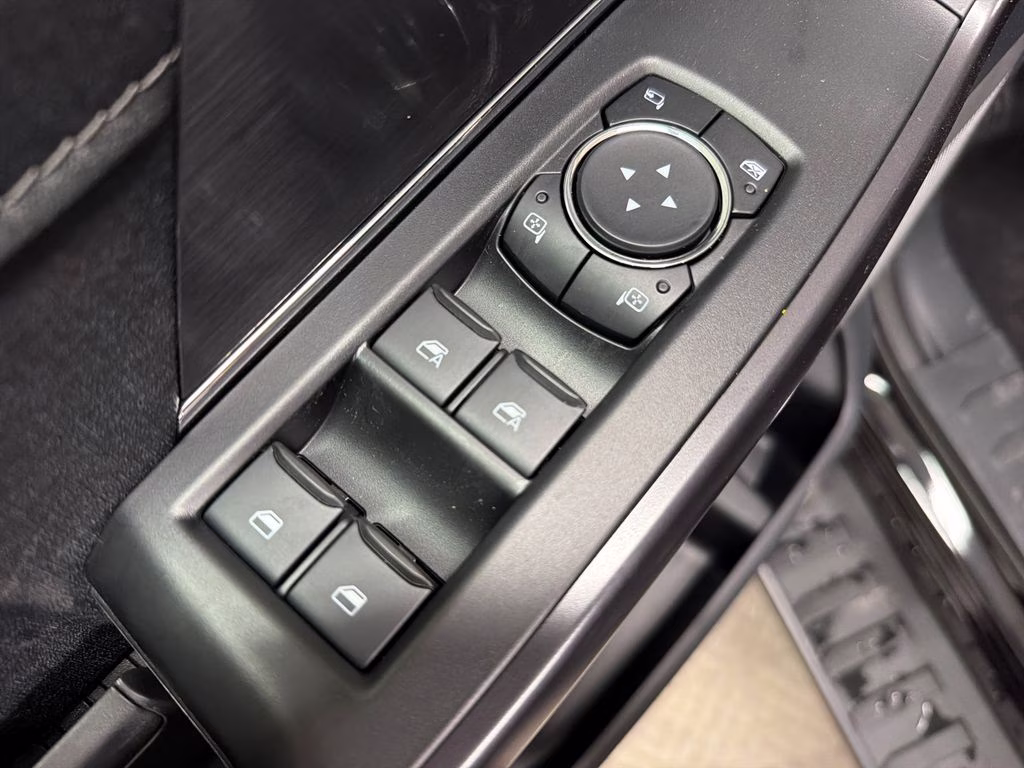 2026 AGATE BLACK Ford F-150 Lariat 4X4 Truck