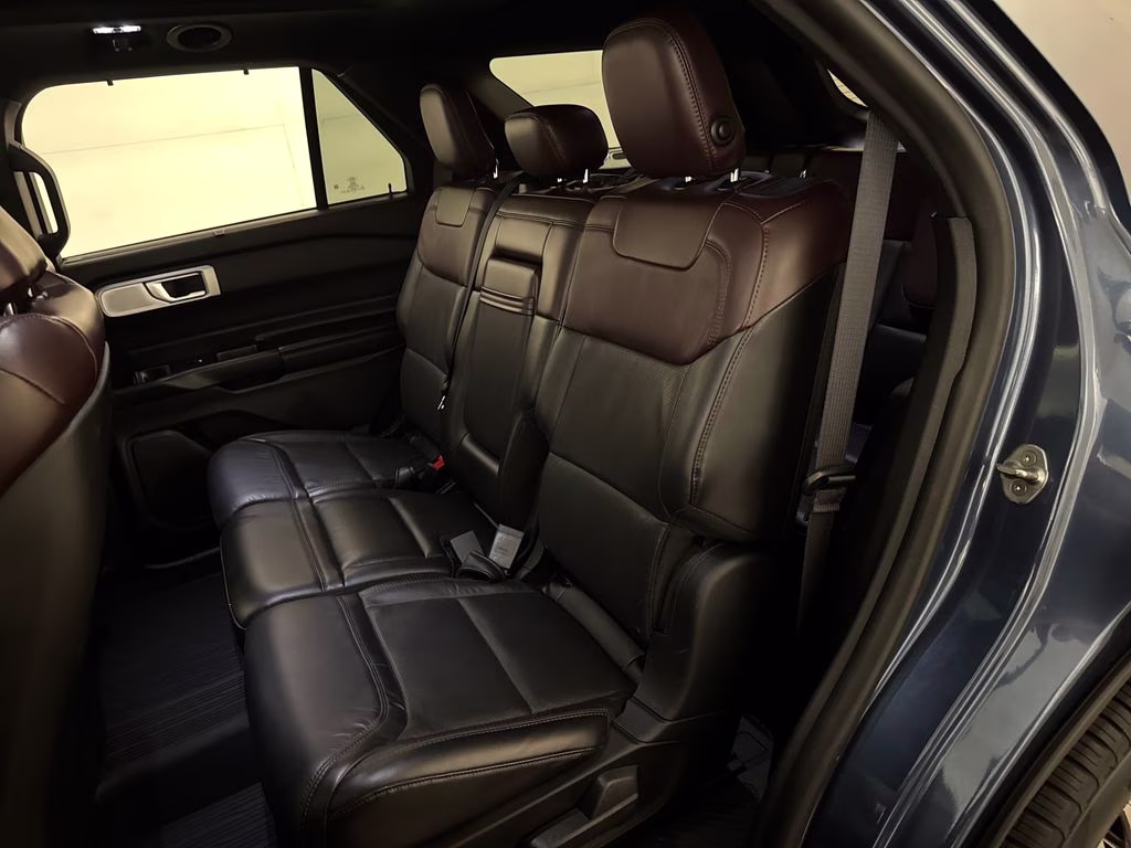 2020 Blue Metallic Ford Explorer Platinum 4X4 SUV