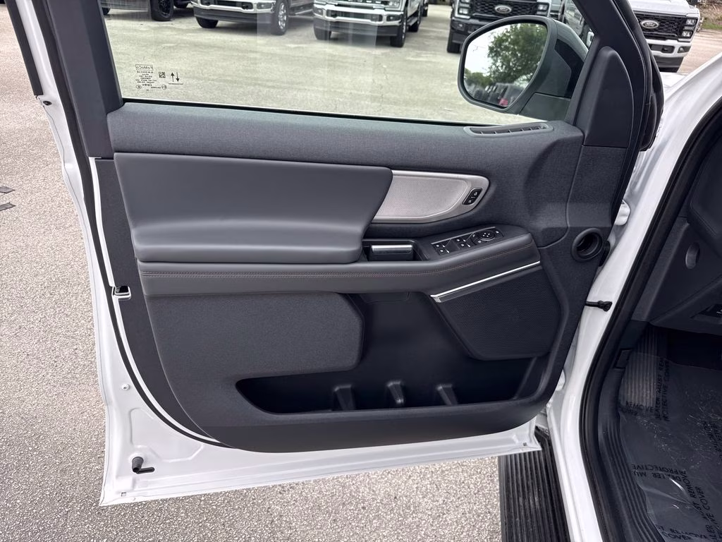 2025 Oxford White Ford Expedition Active RWD SUV