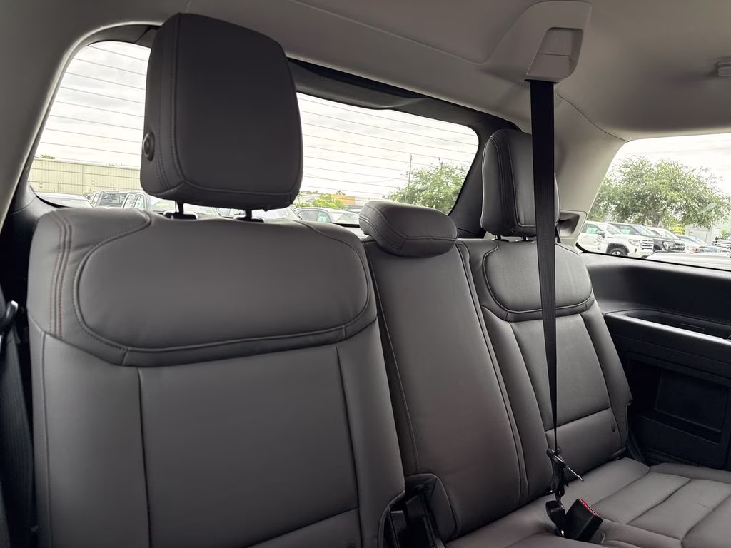 2025 Oxford White Ford Expedition Active RWD SUV