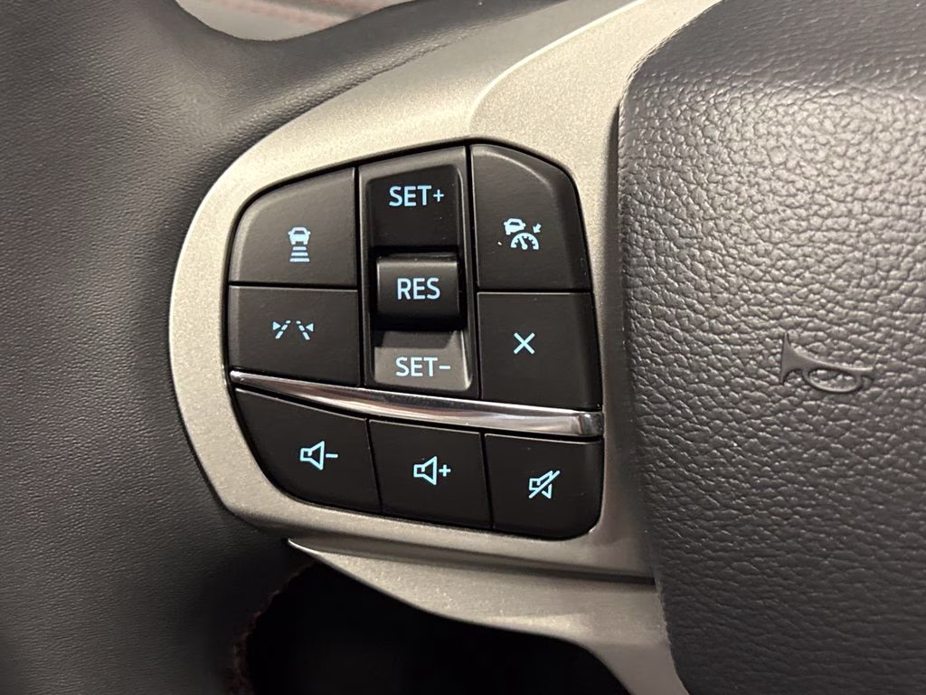 2026 White Metallic Ford Explorer Active RWD SUV