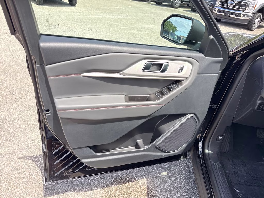 2026 Agate Black Metallic Ford Explorer Active RWD SUV