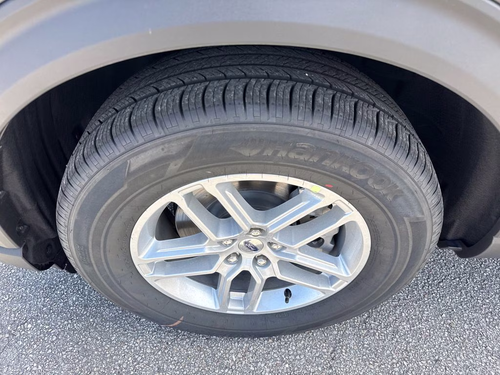 2026 Agate Black Metallic Ford Explorer Active RWD SUV