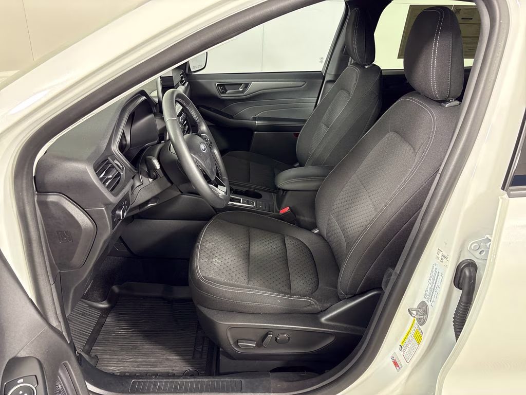 2023 White Metallic Ford Escape Active AWD SUV