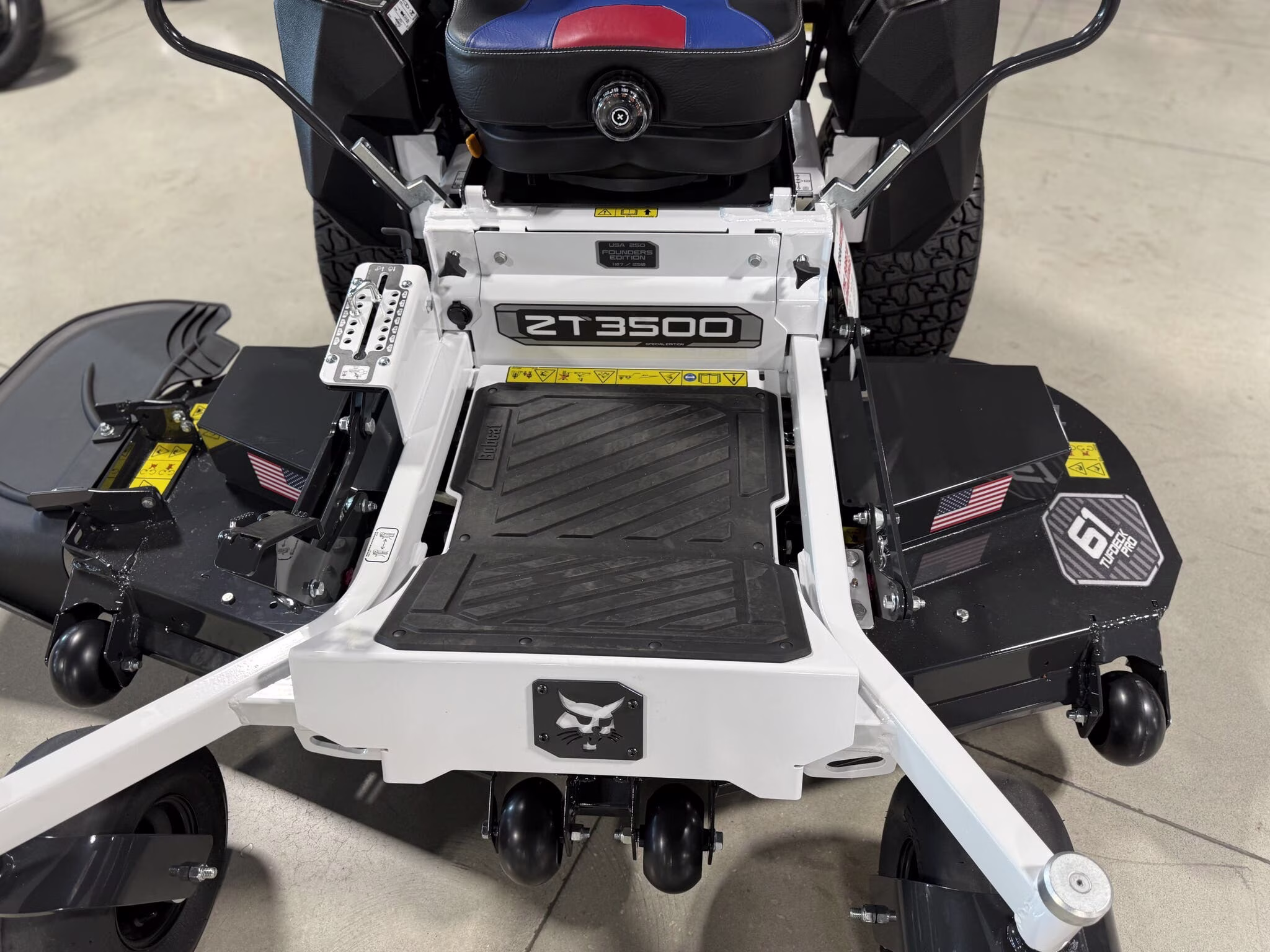 2026 Bobcat ZT3500 Series 61 Founders Edition Lawn Mower