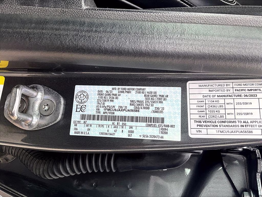 2023 Carbonized Gray Metallic Ford Escape Platinum AWD SUV