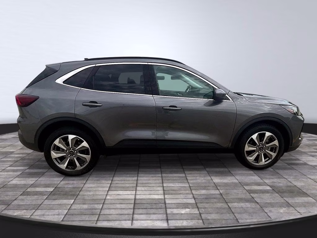 2023 Carbonized Gray Metallic Ford Escape Platinum AWD SUV