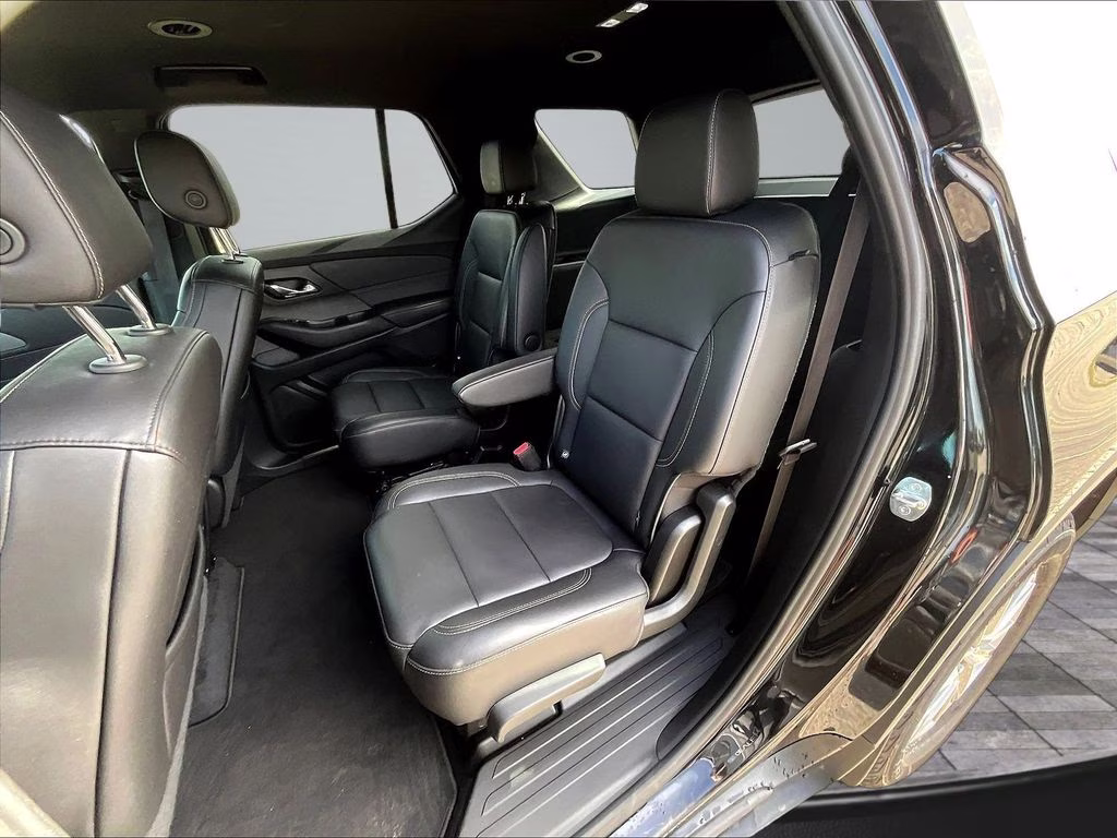 2023 Mosaic Black Metallic Chevrolet Traverse LT Leather AWD SUV