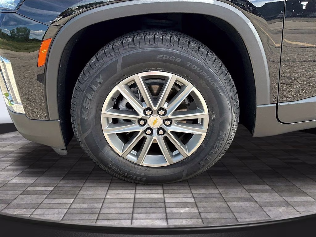 2023 Mosaic Black Metallic Chevrolet Traverse LT Leather AWD SUV