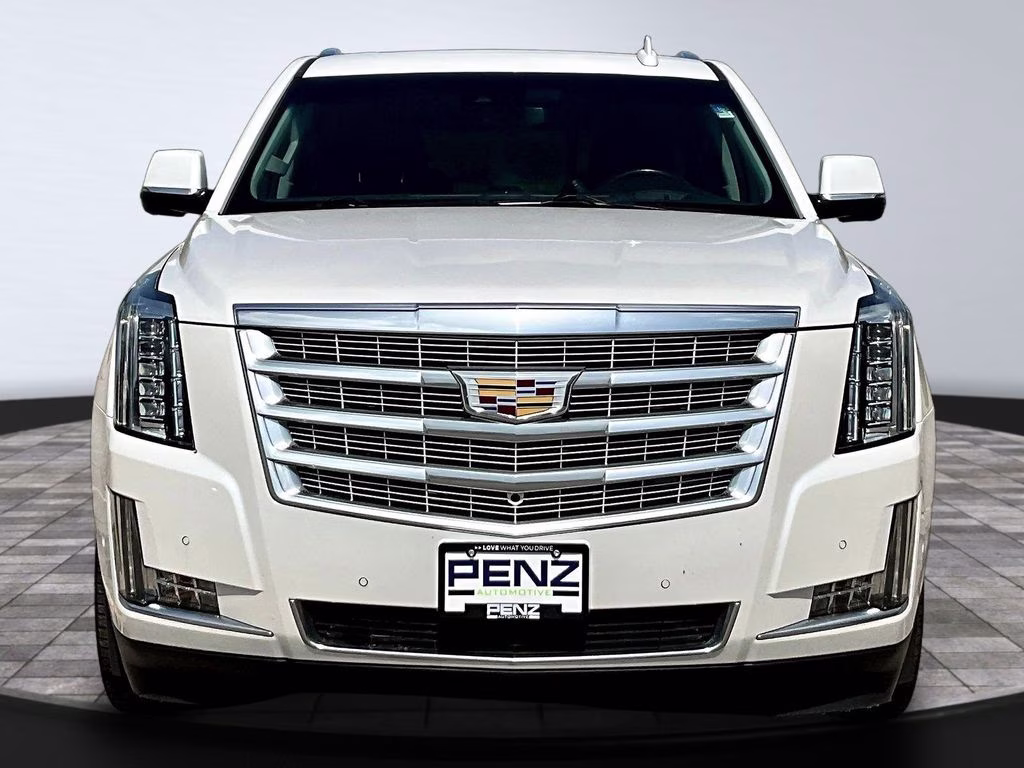 2019 Crystal White Tricoat Cadillac Escalade Luxury 4X4 SUV