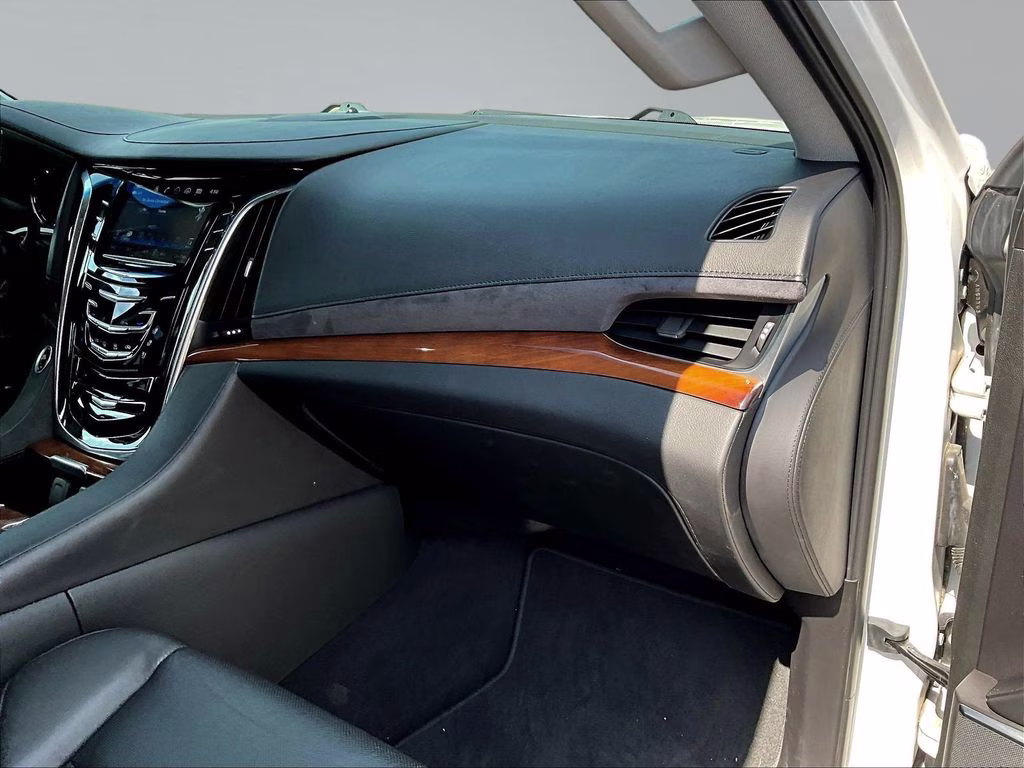 2019 Crystal White Tricoat Cadillac Escalade Luxury 4X4 SUV