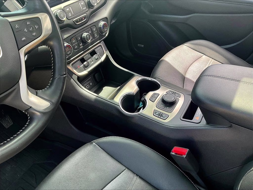 2022 White Frost Tricoat GMC Terrain Denali AWD SUV