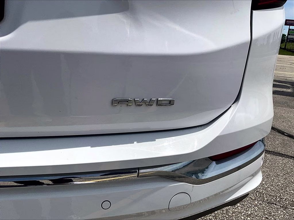 2022 White Frost Tricoat GMC Terrain Denali AWD SUV