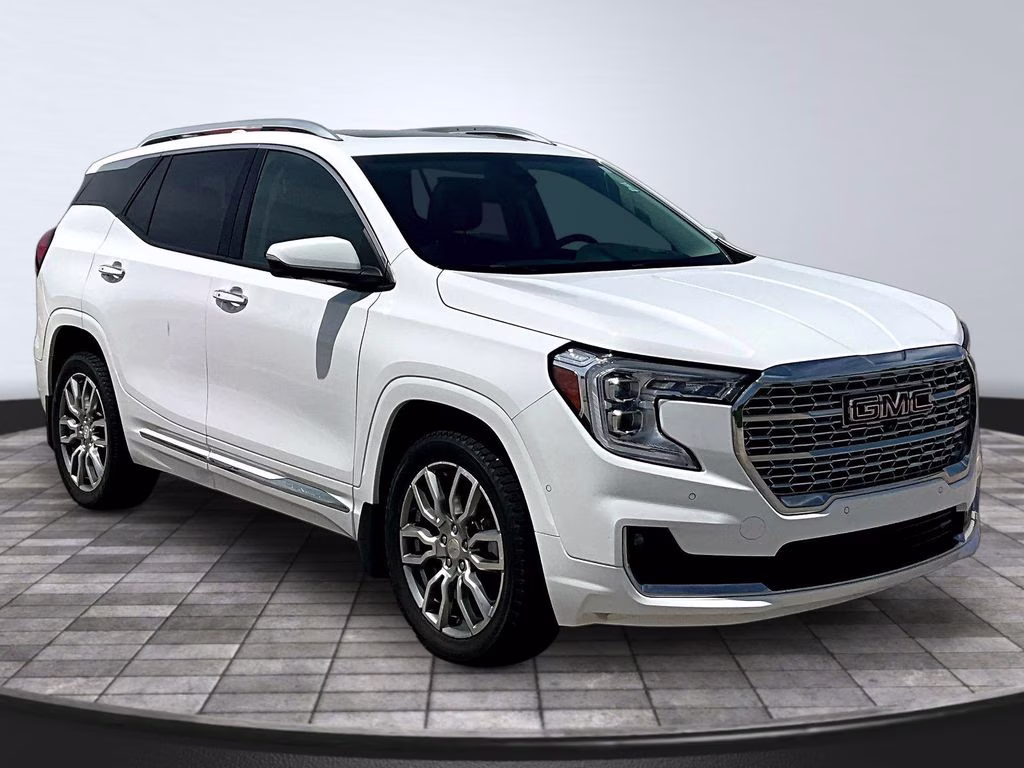 2022 White Frost Tricoat GMC Terrain Denali AWD SUV