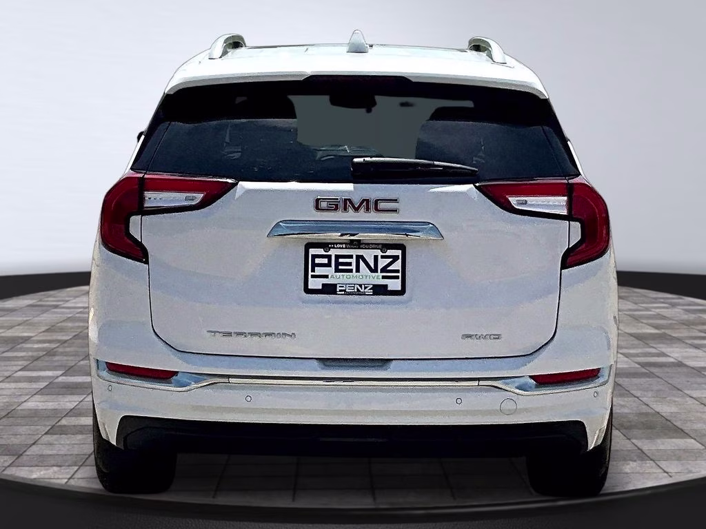 2022 White Frost Tricoat GMC Terrain Denali AWD SUV