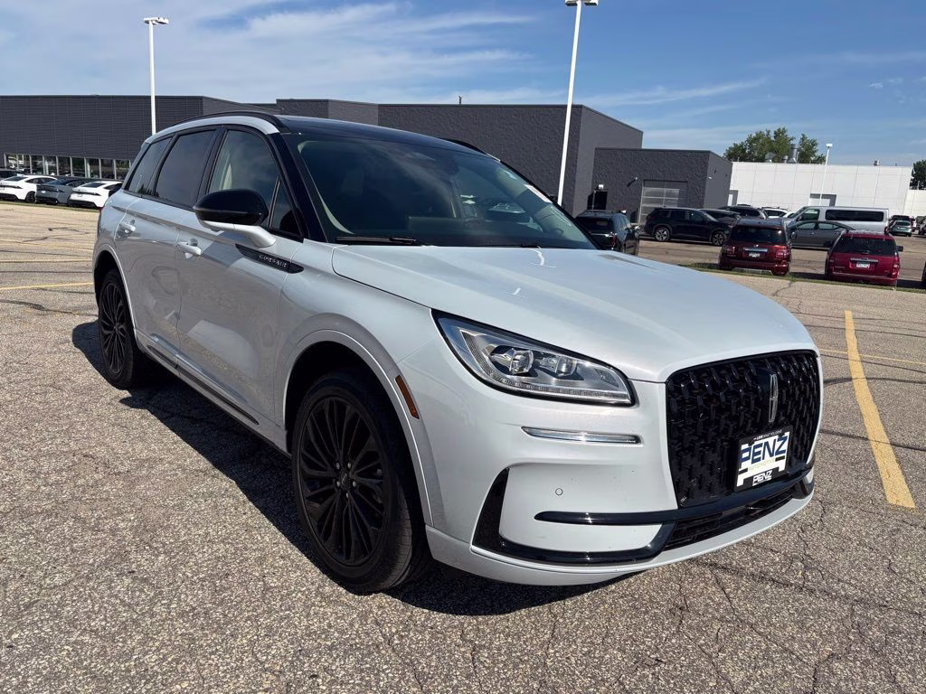 2025 Crystal White Metallic Clearcoat Lincoln Corsair Reserve AWD SUV