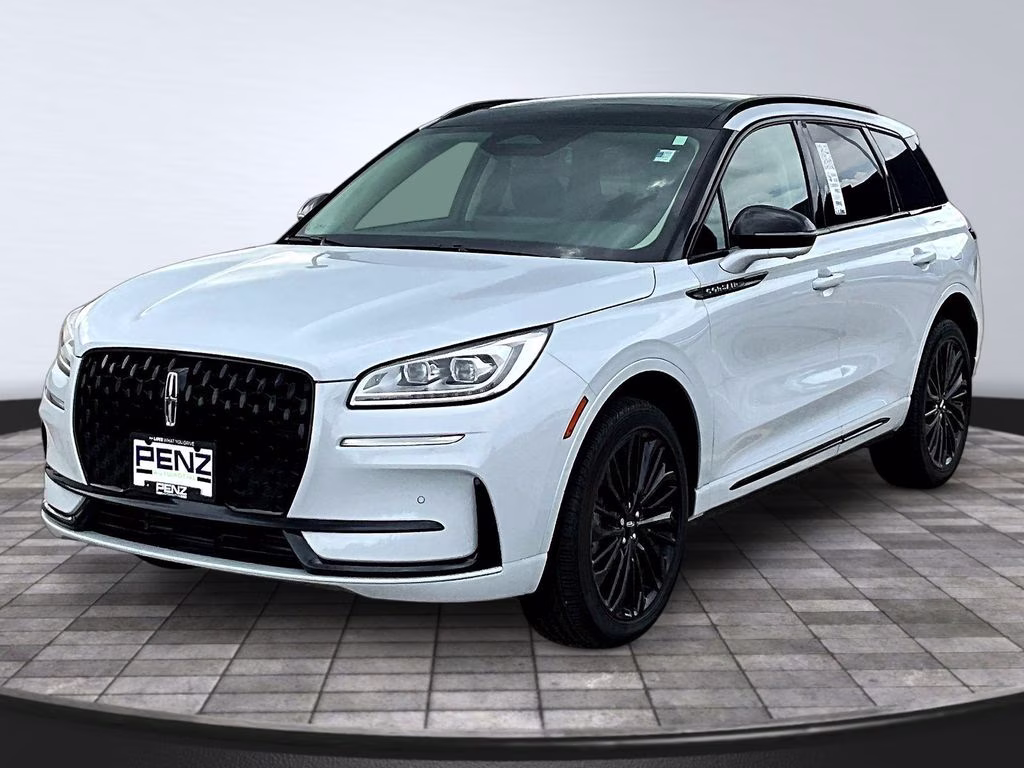 2025 Crystal White Metallic Clearcoat Lincoln Corsair Reserve AWD SUV