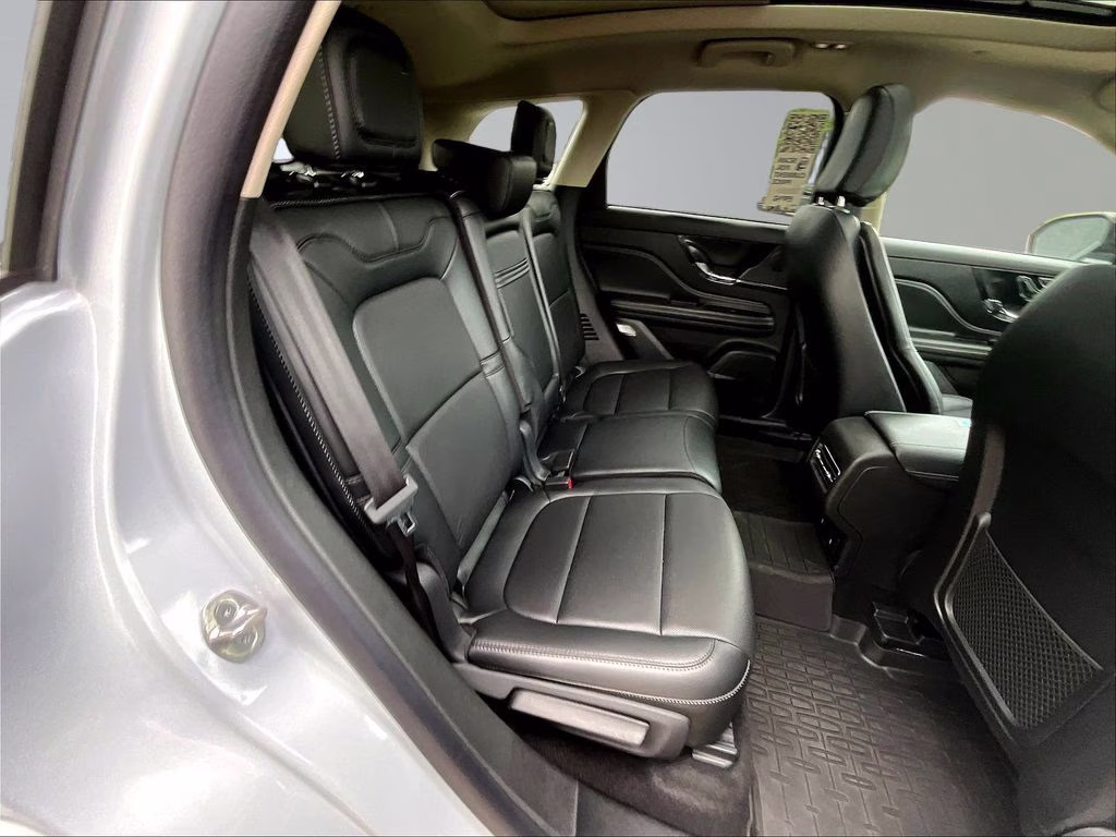 2025 Crystal White Metallic Clearcoat Lincoln Corsair Reserve AWD SUV