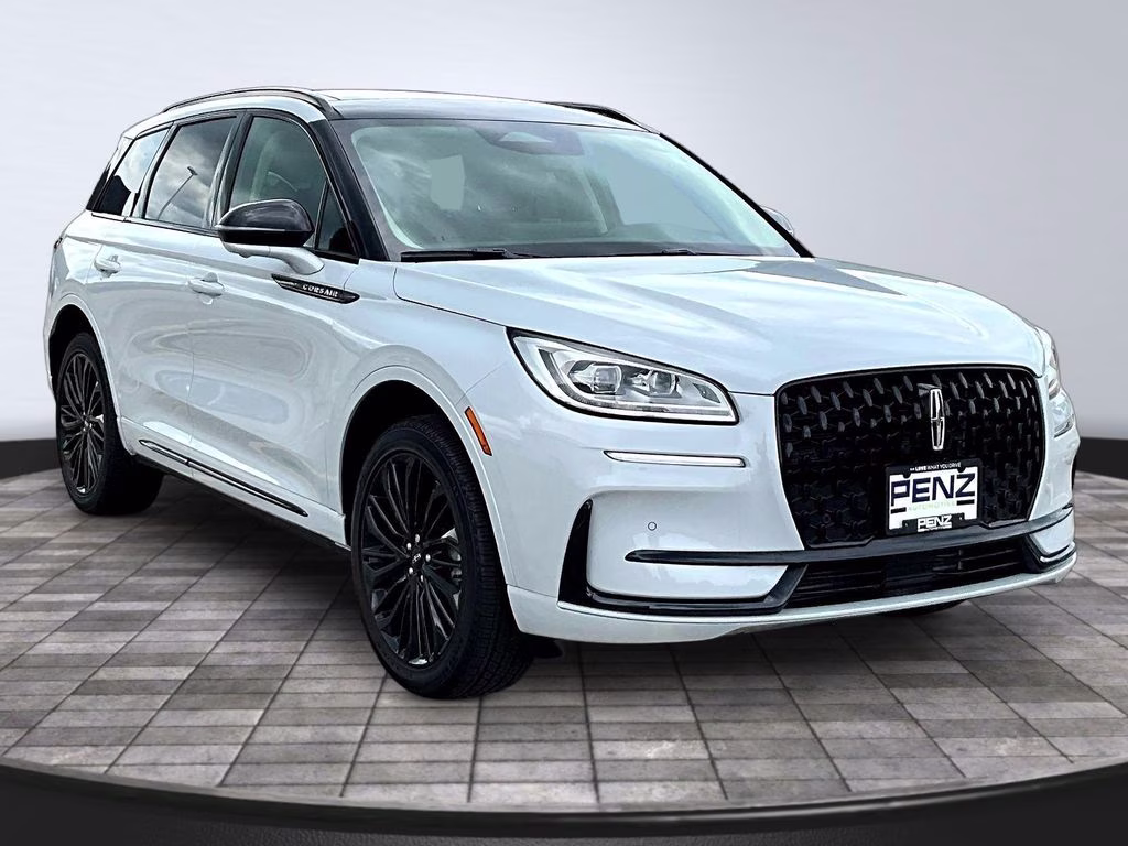 2025 Crystal White Metallic Clearcoat Lincoln Corsair Reserve AWD SUV