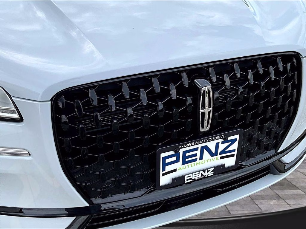 2025 Crystal White Metallic Clearcoat Lincoln Corsair Reserve AWD SUV