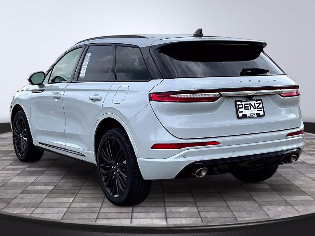 2025 Crystal White Metallic Clearcoat Lincoln Corsair Reserve AWD SUV