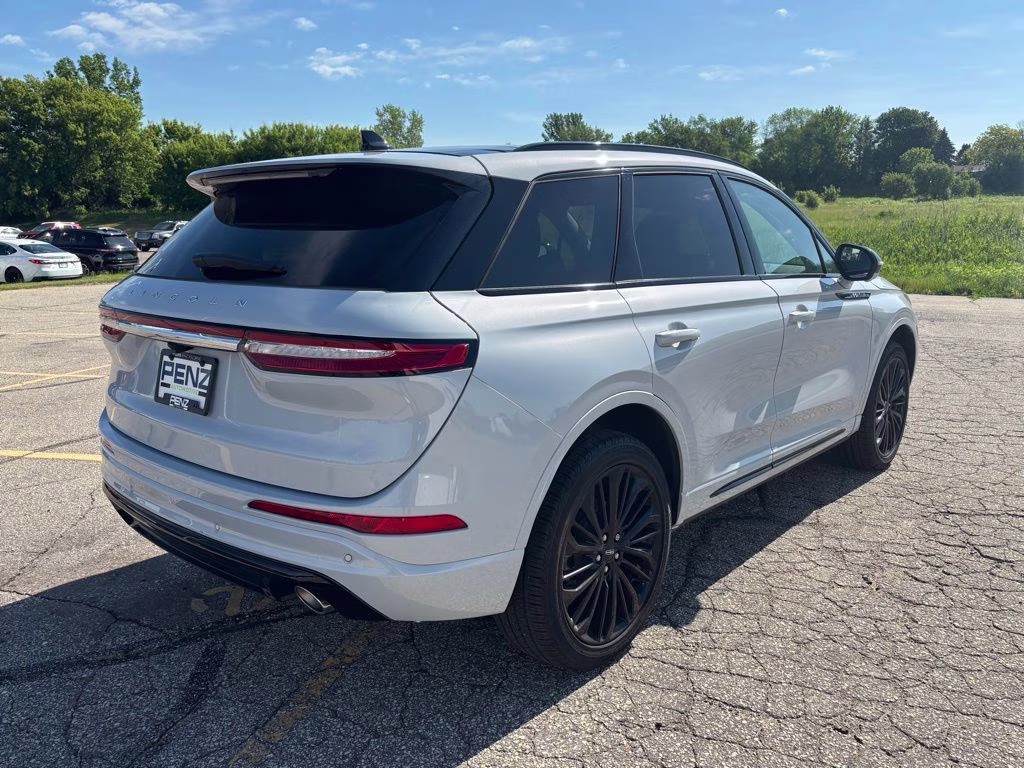 2025 Crystal White Metallic Clearcoat Lincoln Corsair Reserve AWD SUV
