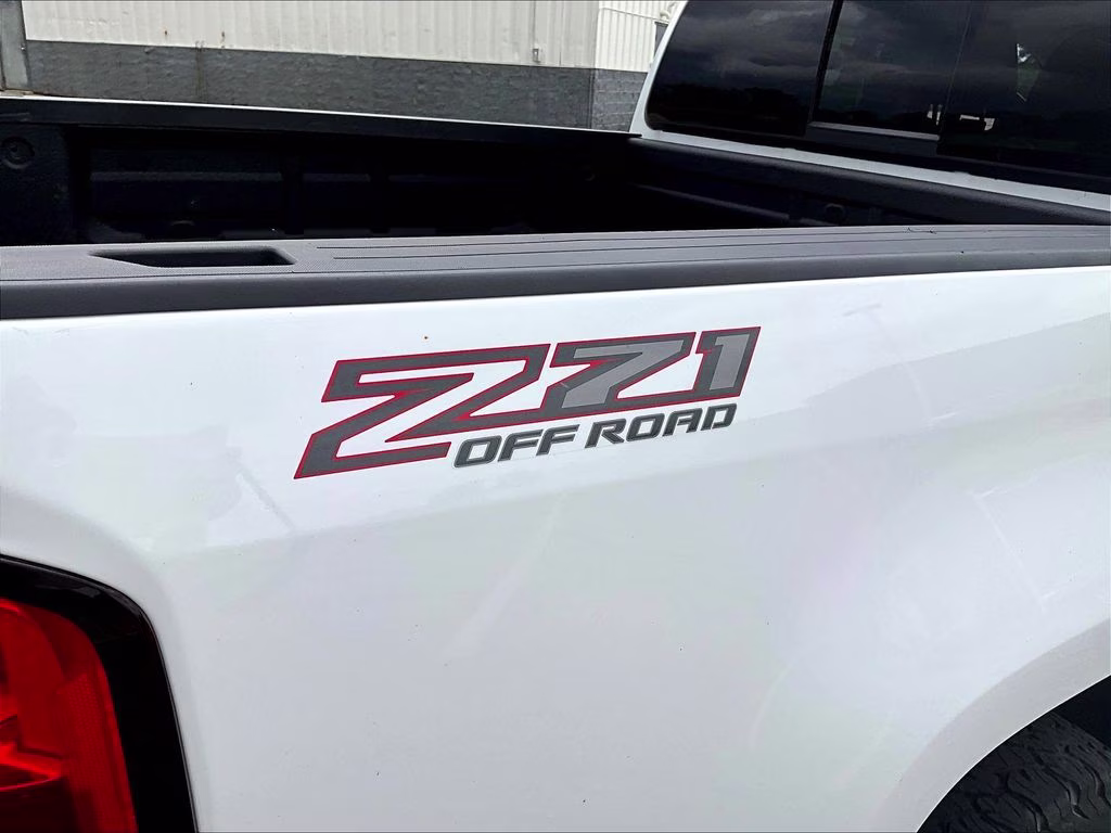 2022 Summit White Chevrolet Colorado Z71 4X4 Truck