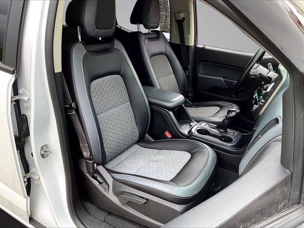2022 Summit White Chevrolet Colorado Z71 4X4 Truck