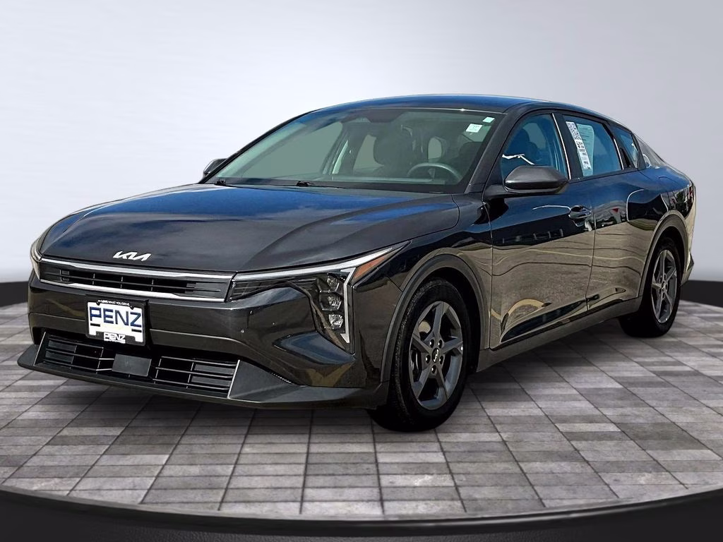 2025 Interstellar Gray Kia K4 LXS FWD Sedan